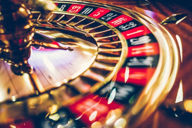 Antarmuka aplikasi mazespin menampilkan jadwal PMPL Indonesia dan pasar taruhan real-time